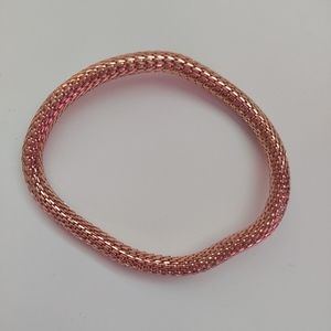Stretchy gold bracelet